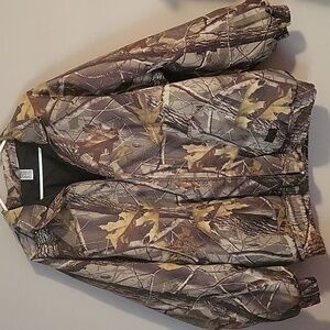 Men's medium weight camo jacket, excellent condition!